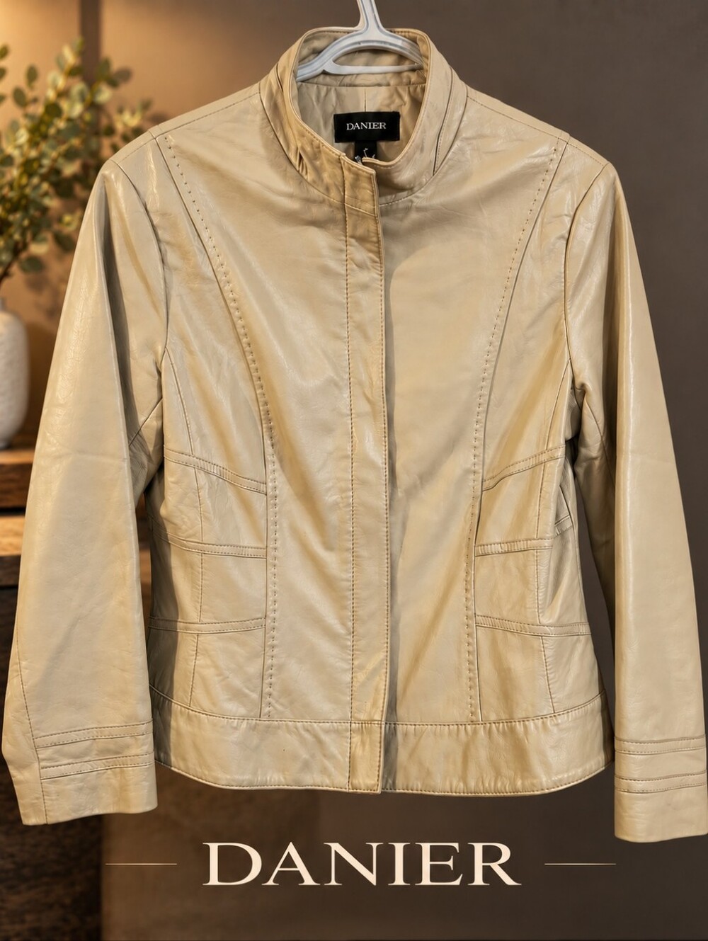 Danier Women's Light Cream Leather Jacket